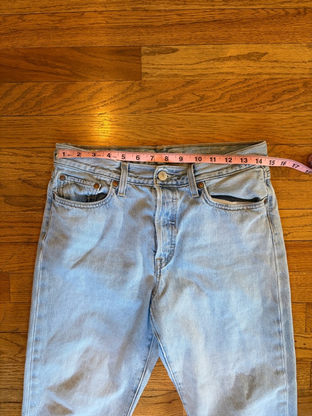 Levi’s Wedgie Straight Jeans Light Wash Button Fly W29 L26 Petite - Picture 9 of 11